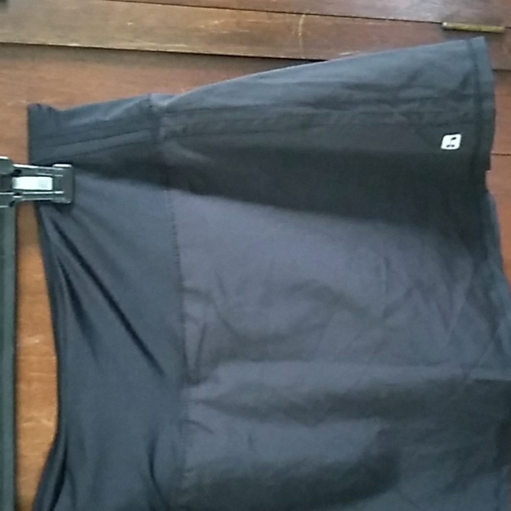 Black Athletic Skirt SKORT Sz M ☆ HIND Shorts - Picture 2 of 8